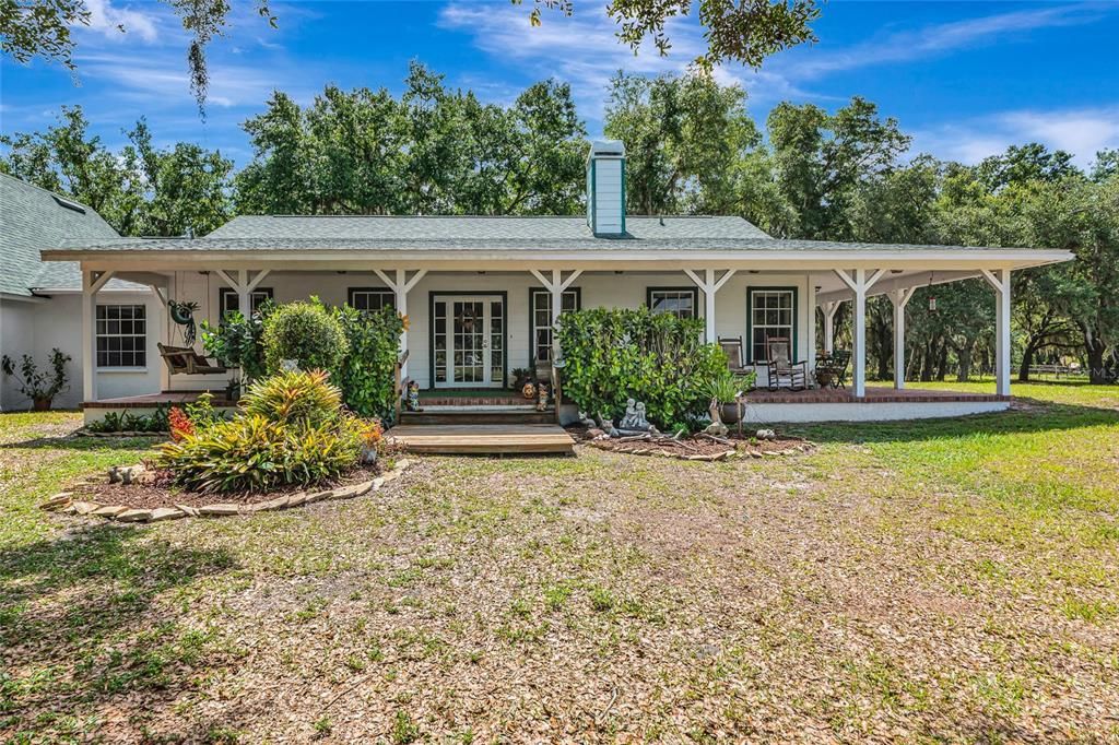 For Sale: $875,000 (3 beds, 2 baths, 1962 Square Feet)