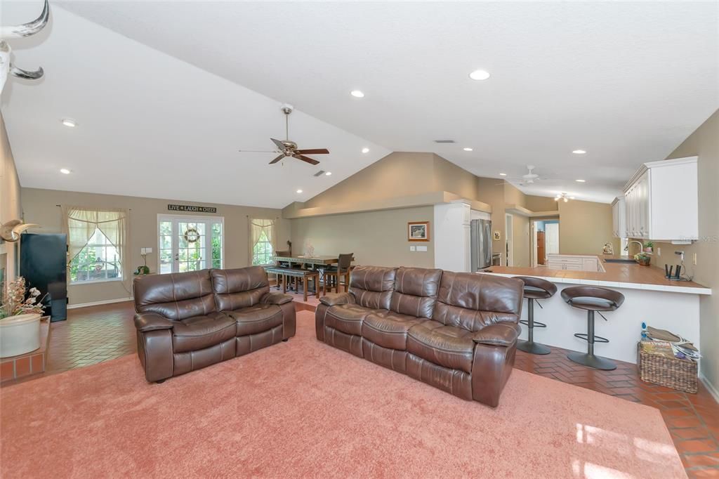 For Sale: $875,000 (3 beds, 2 baths, 1962 Square Feet)