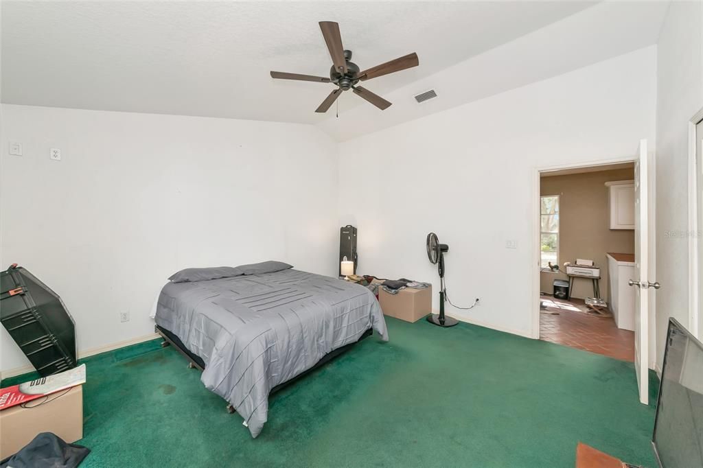 For Sale: $875,000 (3 beds, 2 baths, 1962 Square Feet)