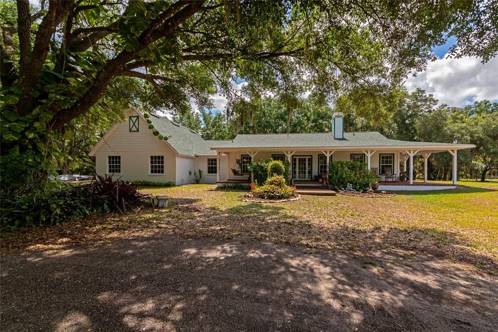 For Sale: $875,000 (3 beds, 2 baths, 1962 Square Feet)