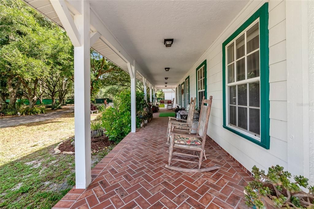 For Sale: $875,000 (3 beds, 2 baths, 1962 Square Feet)