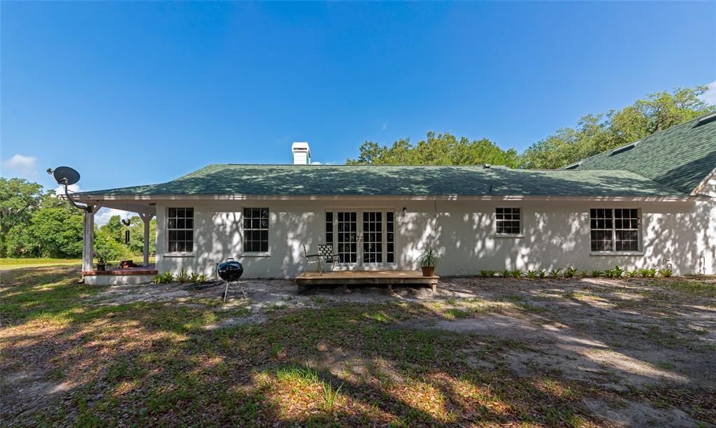 For Sale: $875,000 (3 beds, 2 baths, 1962 Square Feet)