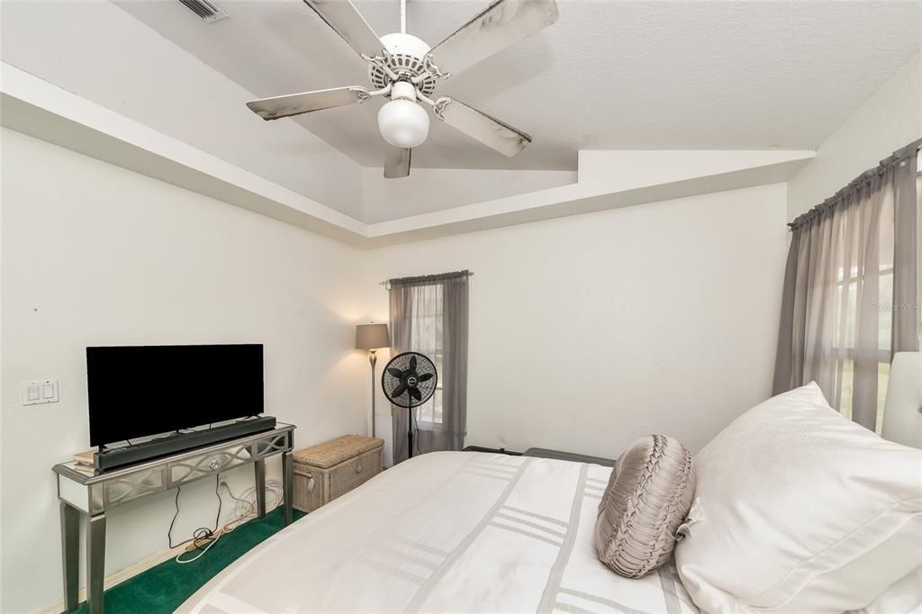 For Sale: $875,000 (3 beds, 2 baths, 1962 Square Feet)