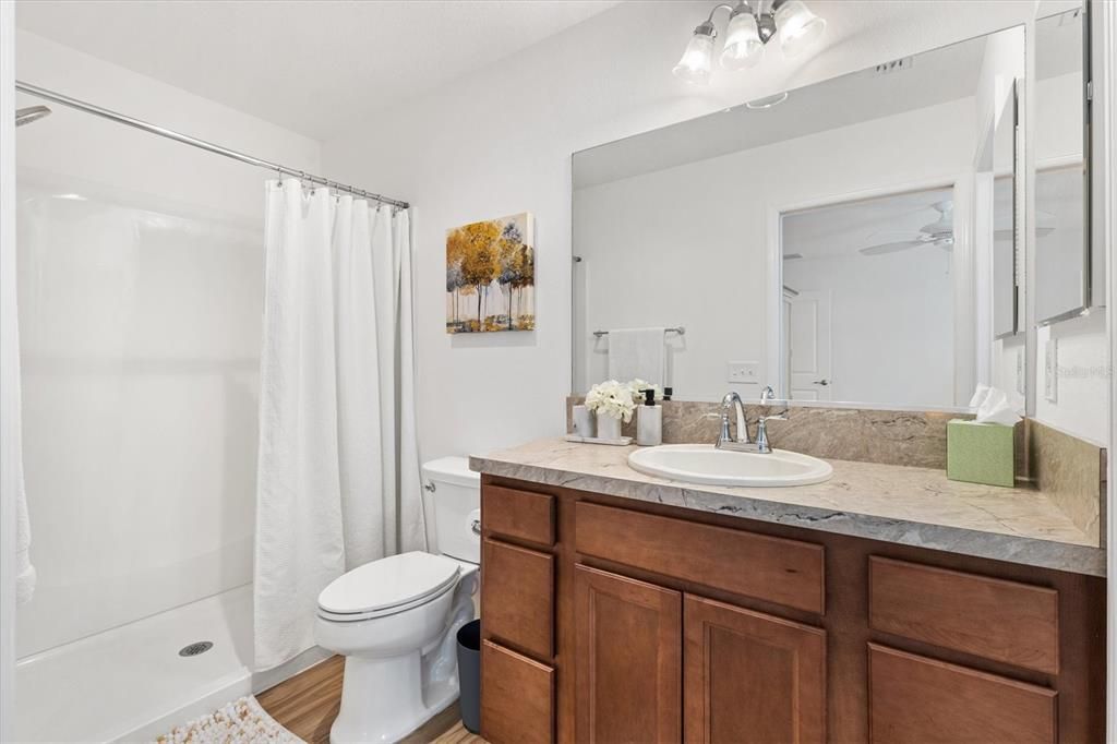 For Sale: $260,000 (2 beds, 2 baths, 1051 Square Feet)