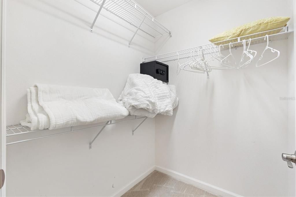 For Sale: $260,000 (2 beds, 2 baths, 1051 Square Feet)