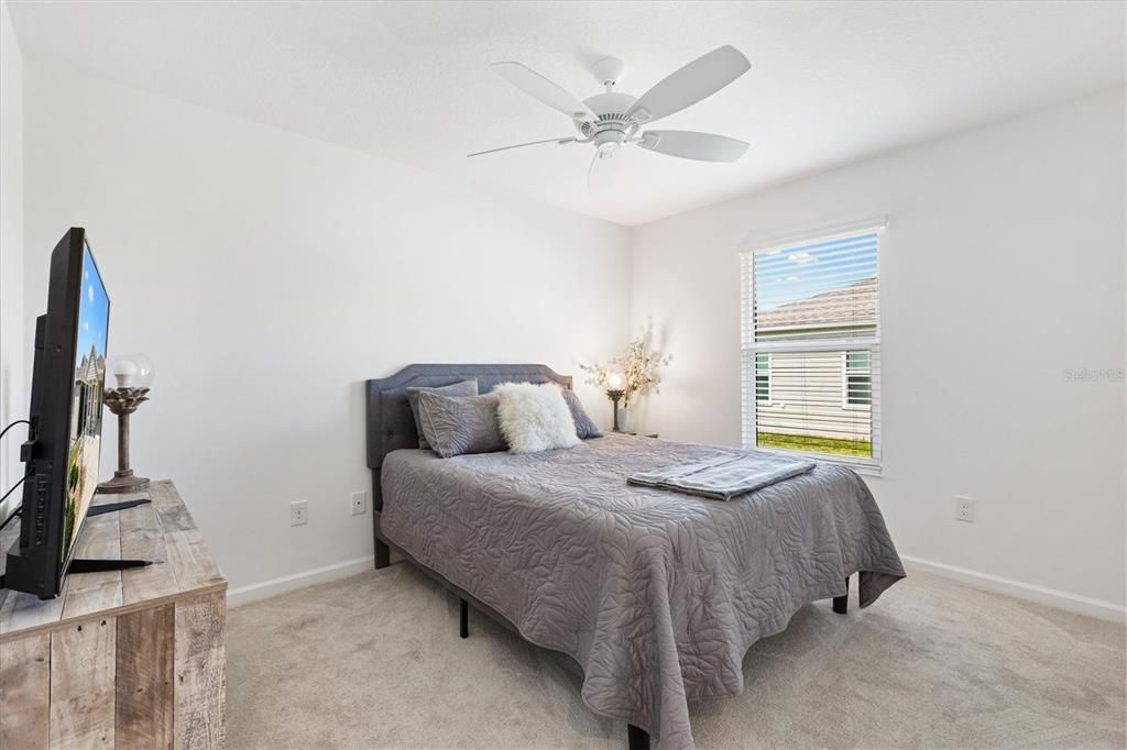 For Sale: $260,000 (2 beds, 2 baths, 1051 Square Feet)