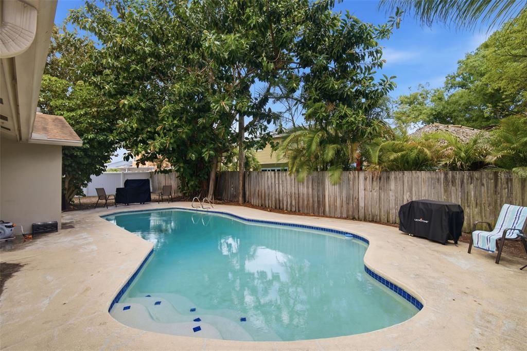 For Sale: $540,000 (4 beds, 2 baths, 2589 Square Feet)