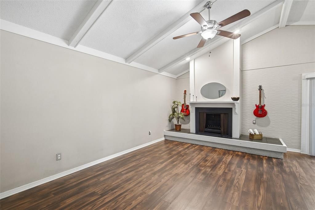 For Sale: $540,000 (4 beds, 2 baths, 2589 Square Feet)