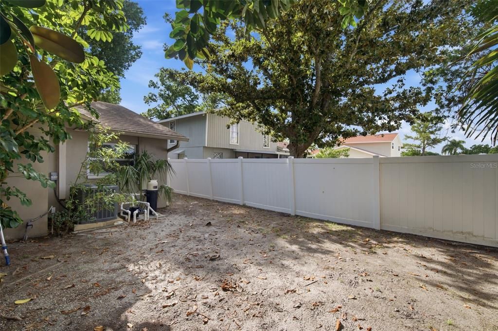 For Sale: $540,000 (4 beds, 2 baths, 2589 Square Feet)