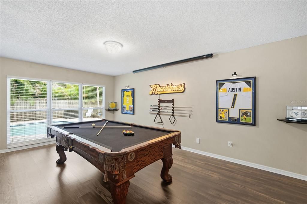 For Sale: $540,000 (4 beds, 2 baths, 2589 Square Feet)