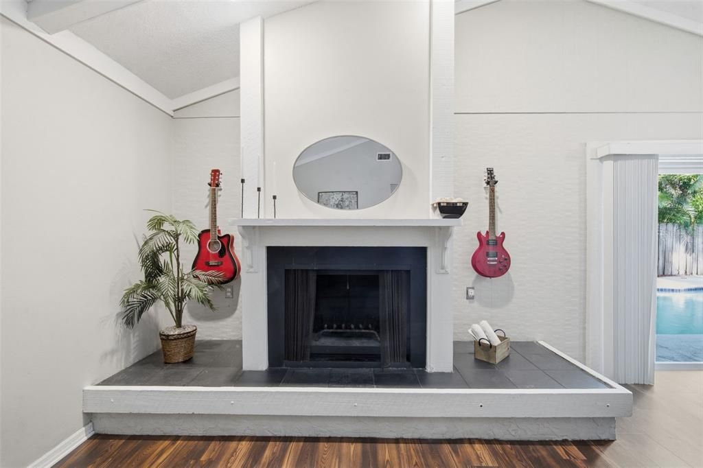 For Sale: $540,000 (4 beds, 2 baths, 2589 Square Feet)