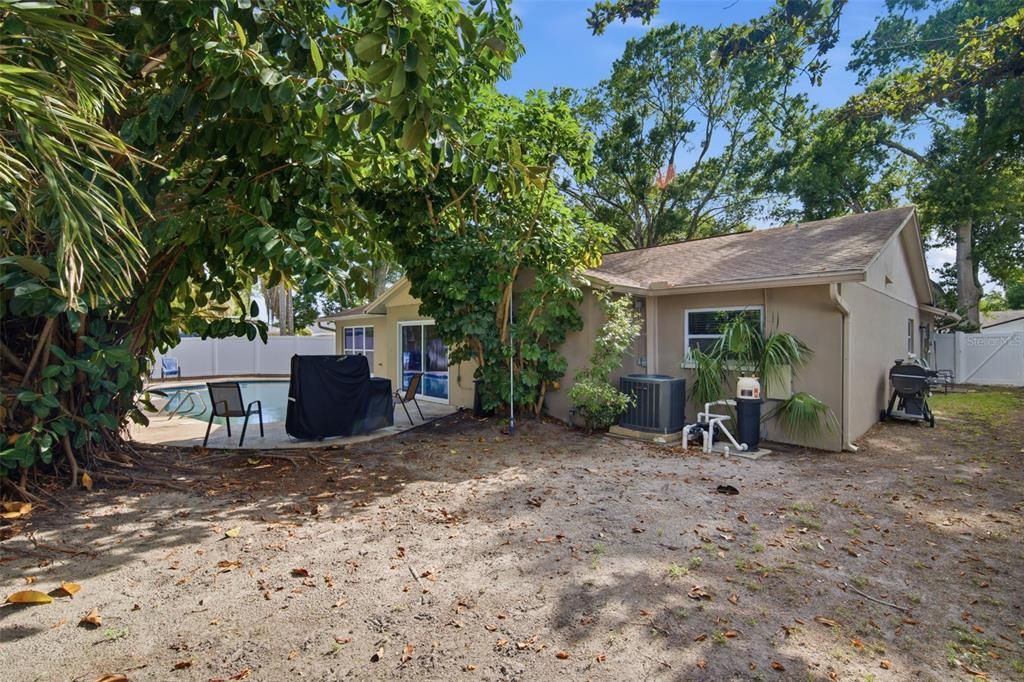 For Sale: $540,000 (4 beds, 2 baths, 2589 Square Feet)