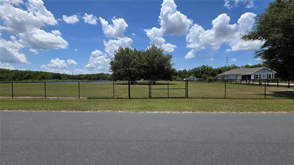 En Venta: $299,977 (4.90 acres)