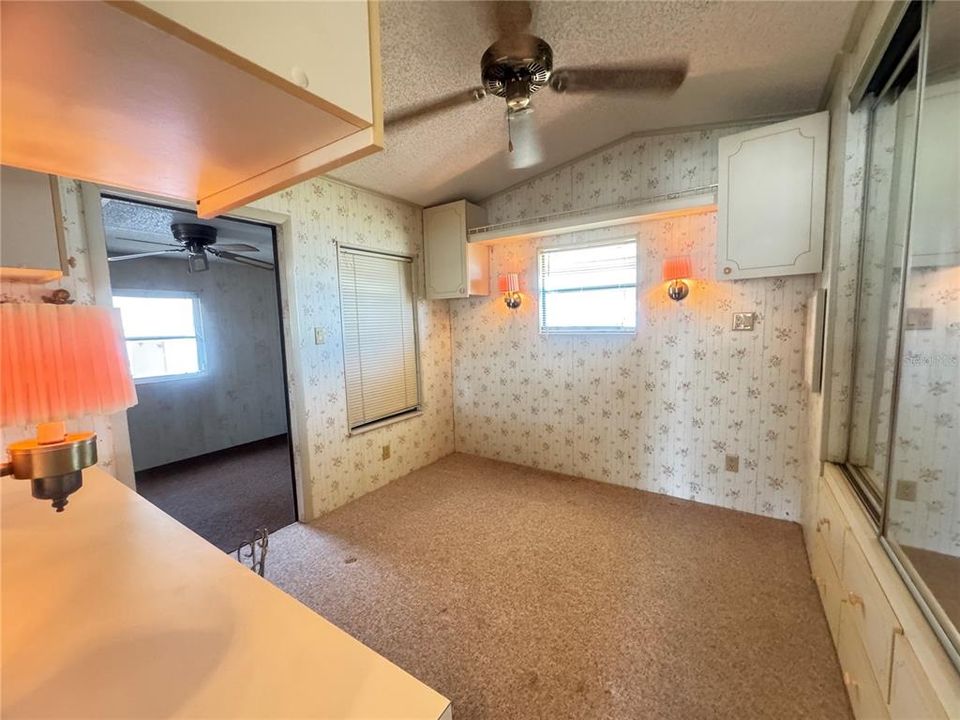 For Sale: $70,000 (1 beds, 1 baths, 680 Square Feet)