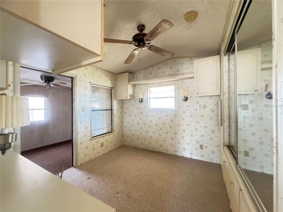 For Sale: $70,000 (1 beds, 1 baths, 680 Square Feet)