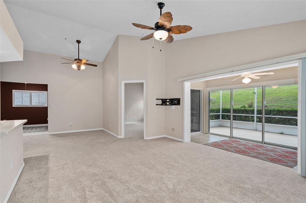 待售: $328,900 (2 贝兹, 2 浴室, 1548 平方英尺)