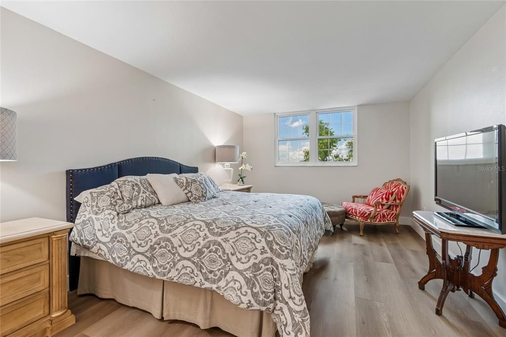 В аренду: $3,000 (2 спален, 2 ванн, 1330 Квадратных фут)