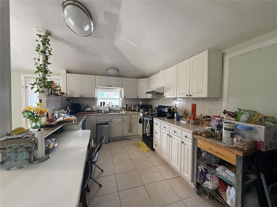 En Venta: $450,000 (6 camas, 4 baños, 3036 Pies cuadrados)