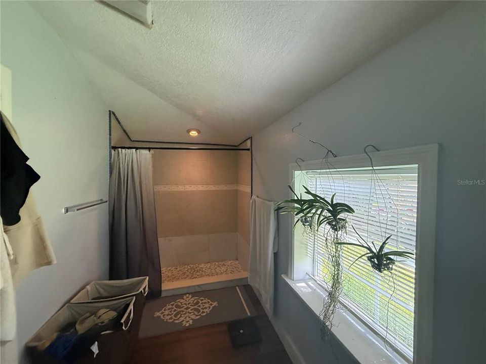En Venta: $450,000 (6 camas, 4 baños, 3036 Pies cuadrados)