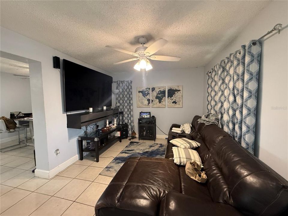 En Venta: $450,000 (6 camas, 4 baños, 3036 Pies cuadrados)