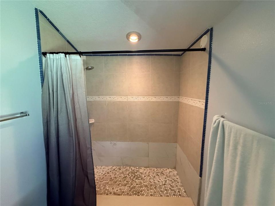En Venta: $450,000 (6 camas, 4 baños, 3036 Pies cuadrados)