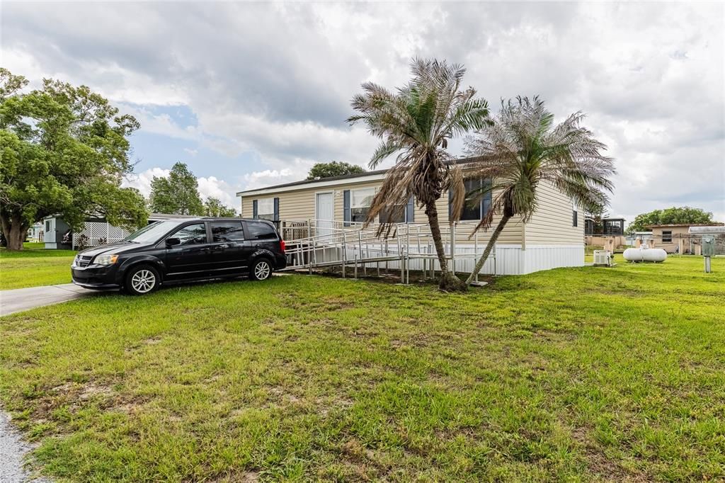 For Sale: $199,000 (3 beds, 2 baths, 1215 Square Feet)