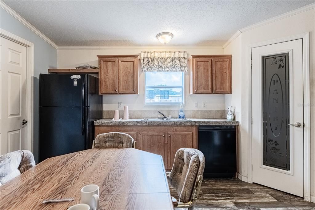 For Sale: $199,000 (3 beds, 2 baths, 1215 Square Feet)