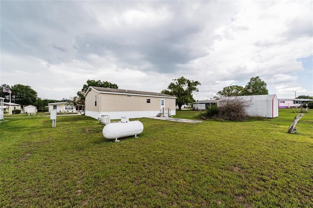 For Sale: $199,000 (3 beds, 2 baths, 1215 Square Feet)
