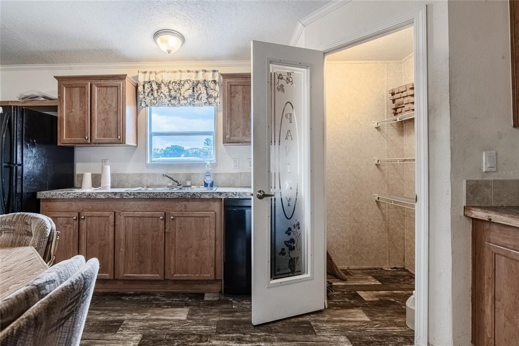 For Sale: $199,000 (3 beds, 2 baths, 1215 Square Feet)