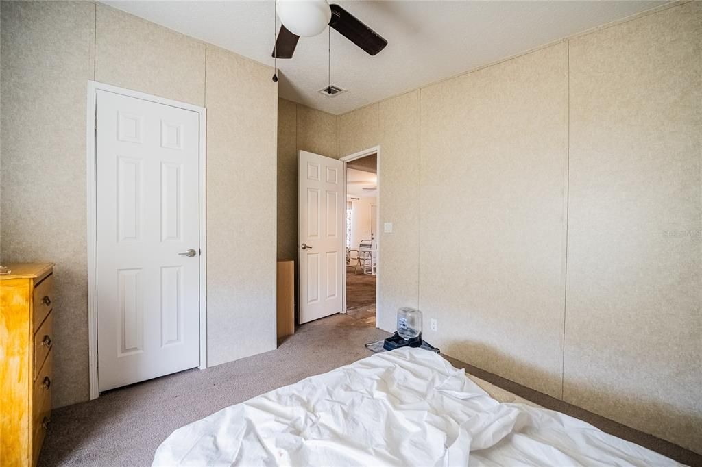 For Sale: $199,000 (3 beds, 2 baths, 1215 Square Feet)