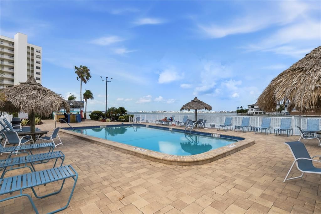 For Sale: $299,900 (2 beds, 2 baths, 1120 Square Feet)