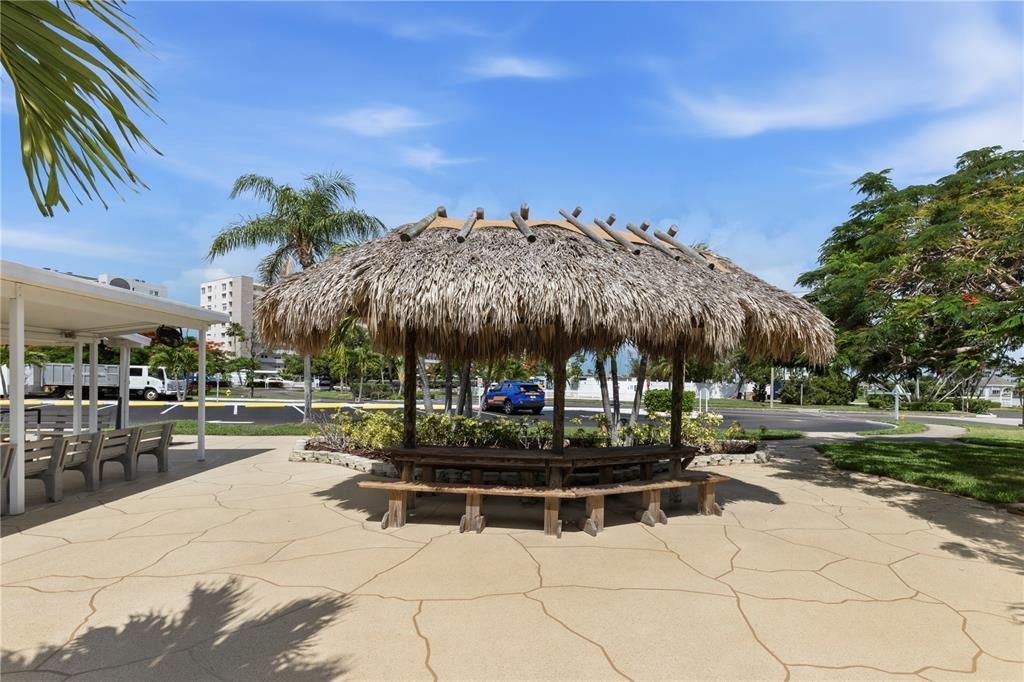 For Sale: $299,900 (2 beds, 2 baths, 1120 Square Feet)