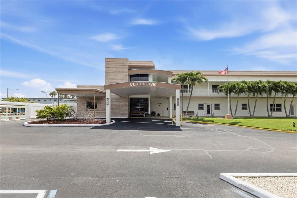 For Sale: $299,900 (2 beds, 2 baths, 1120 Square Feet)
