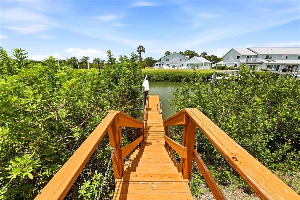 For Sale: $529,000 (2 beds, 2 baths, 1330 Square Feet)
