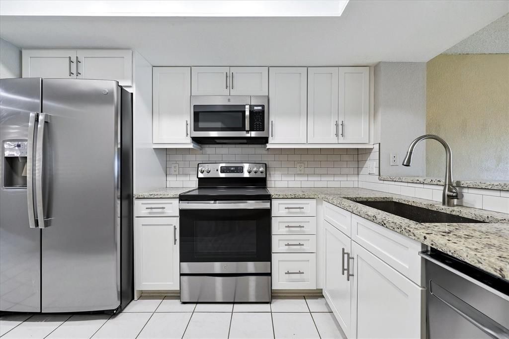 For Sale: $529,000 (2 beds, 2 baths, 1330 Square Feet)