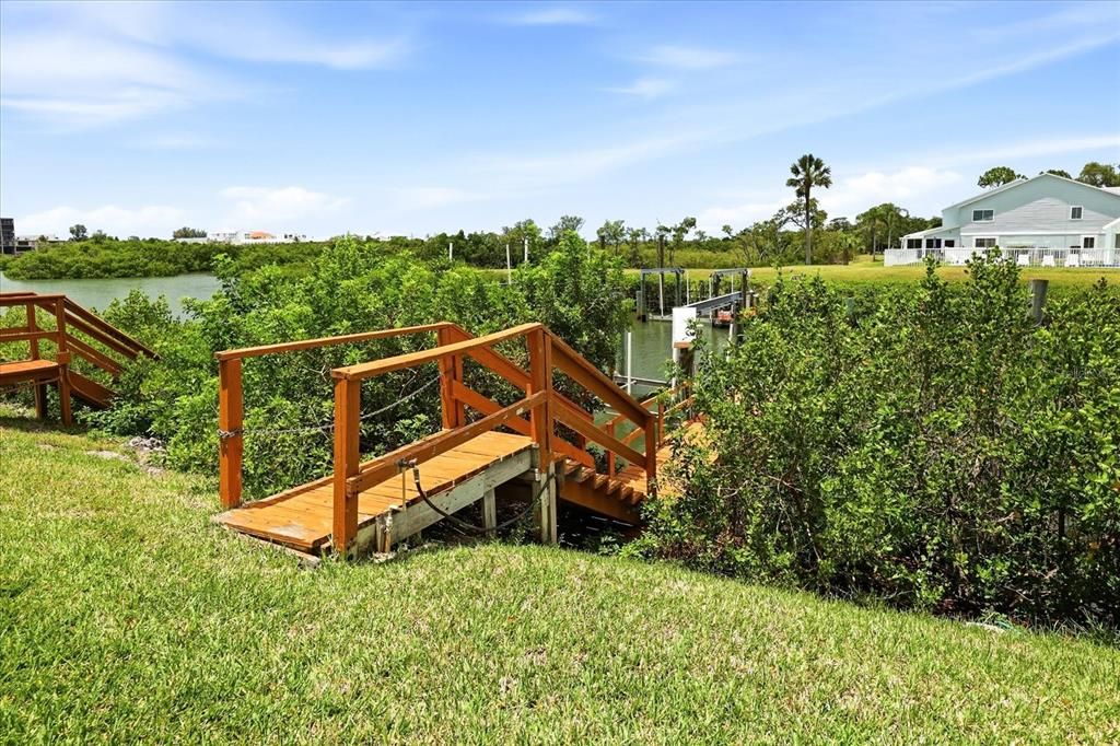 For Sale: $529,000 (2 beds, 2 baths, 1330 Square Feet)