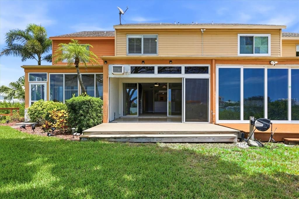 For Sale: $529,000 (2 beds, 2 baths, 1330 Square Feet)