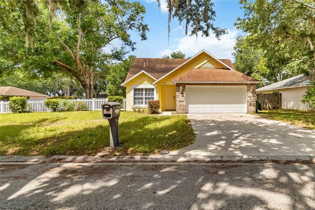 For Sale: $320,000 (2 beds, 2 baths, 1133 Square Feet)