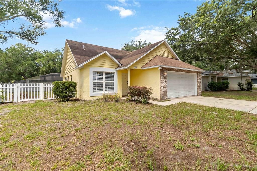 For Sale: $320,000 (2 beds, 2 baths, 1133 Square Feet)