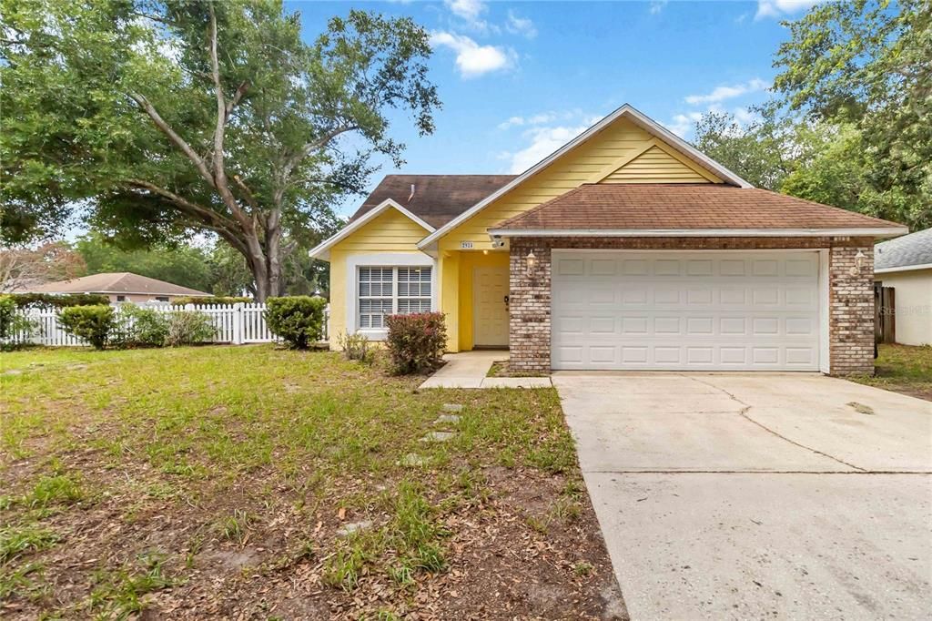 For Sale: $320,000 (2 beds, 2 baths, 1133 Square Feet)