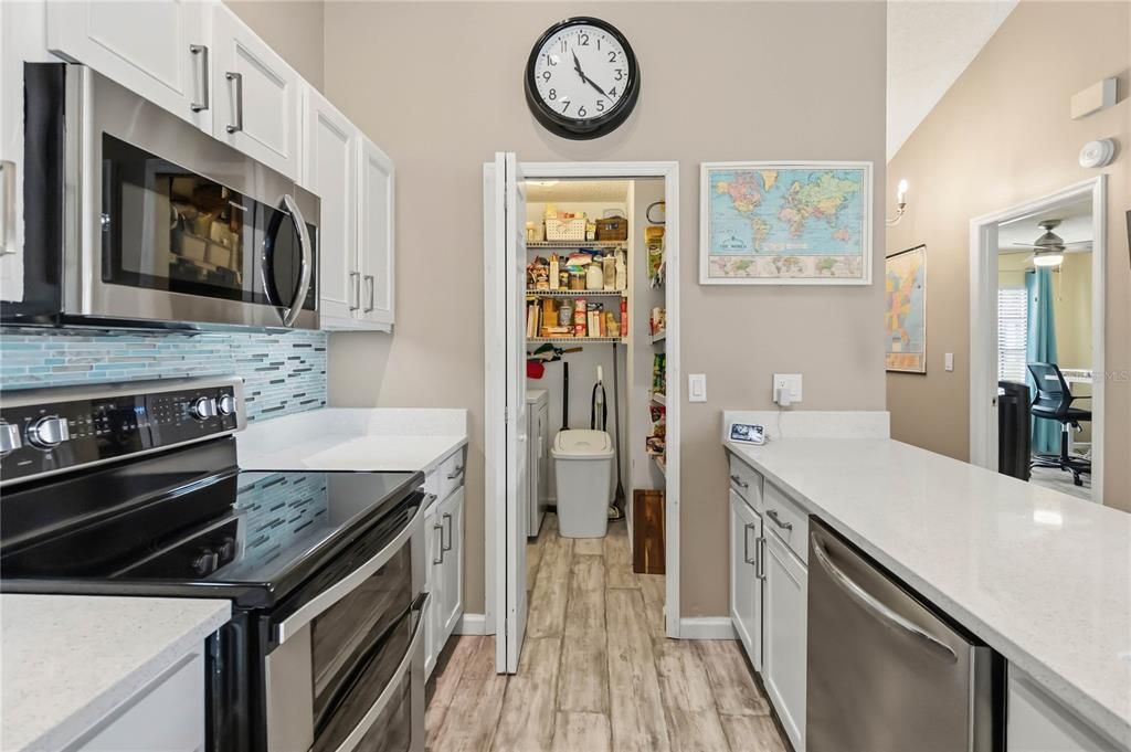 For Sale: $320,000 (2 beds, 2 baths, 1133 Square Feet)