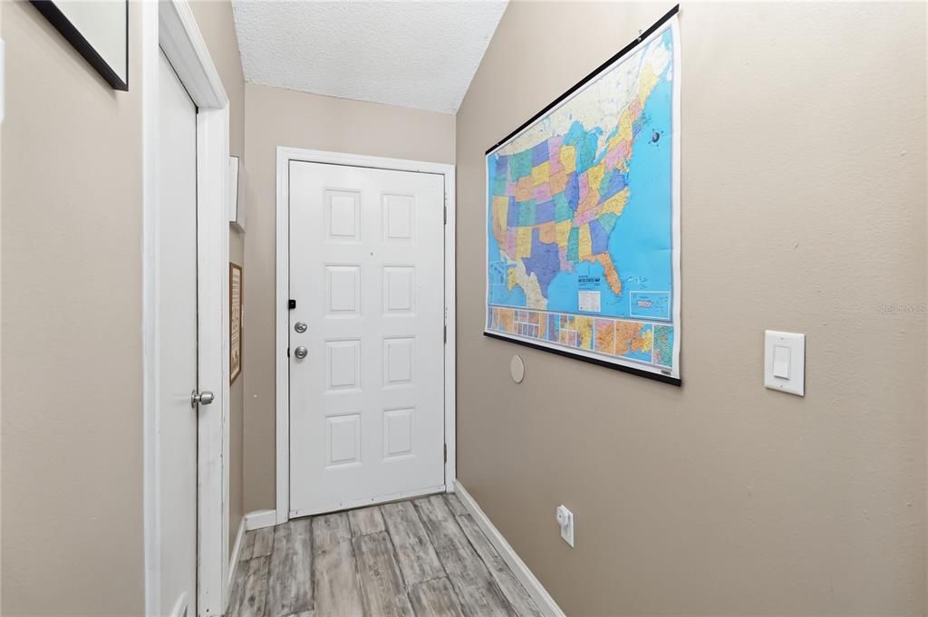 For Sale: $320,000 (2 beds, 2 baths, 1133 Square Feet)