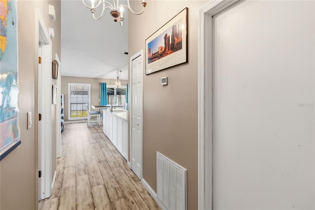For Sale: $320,000 (2 beds, 2 baths, 1133 Square Feet)