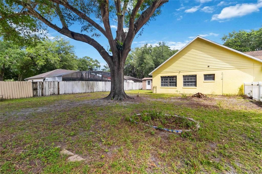 For Sale: $320,000 (2 beds, 2 baths, 1133 Square Feet)