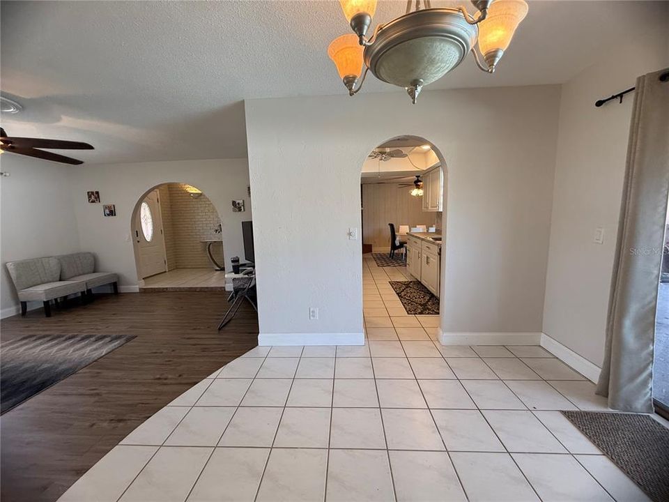 For Sale: $349,900 (3 beds, 2 baths, 1615 Square Feet)