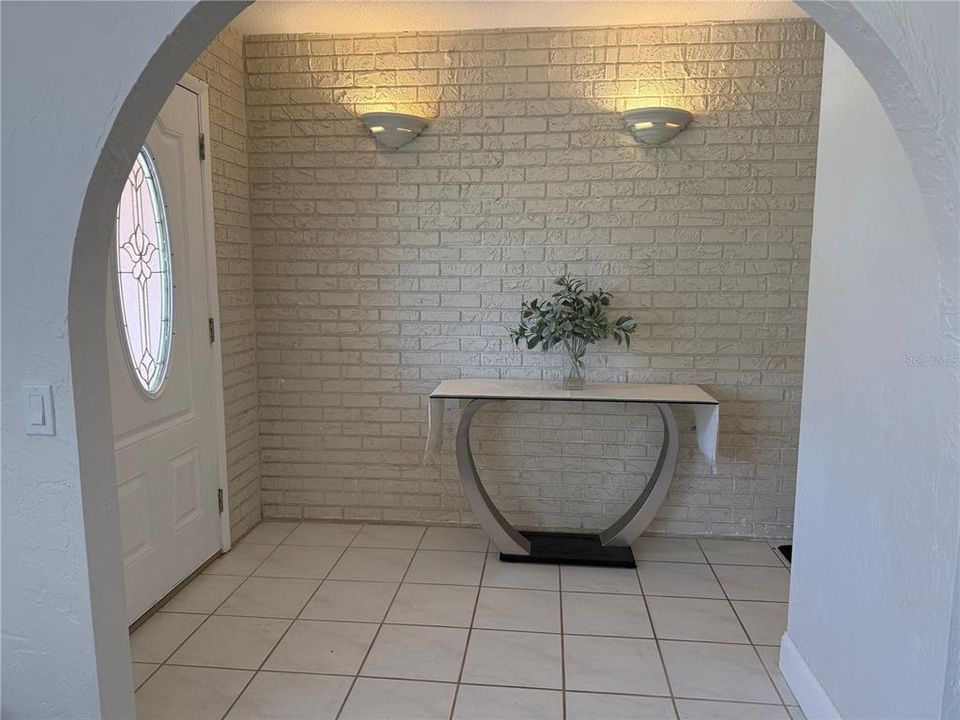 For Sale: $349,900 (3 beds, 2 baths, 1615 Square Feet)