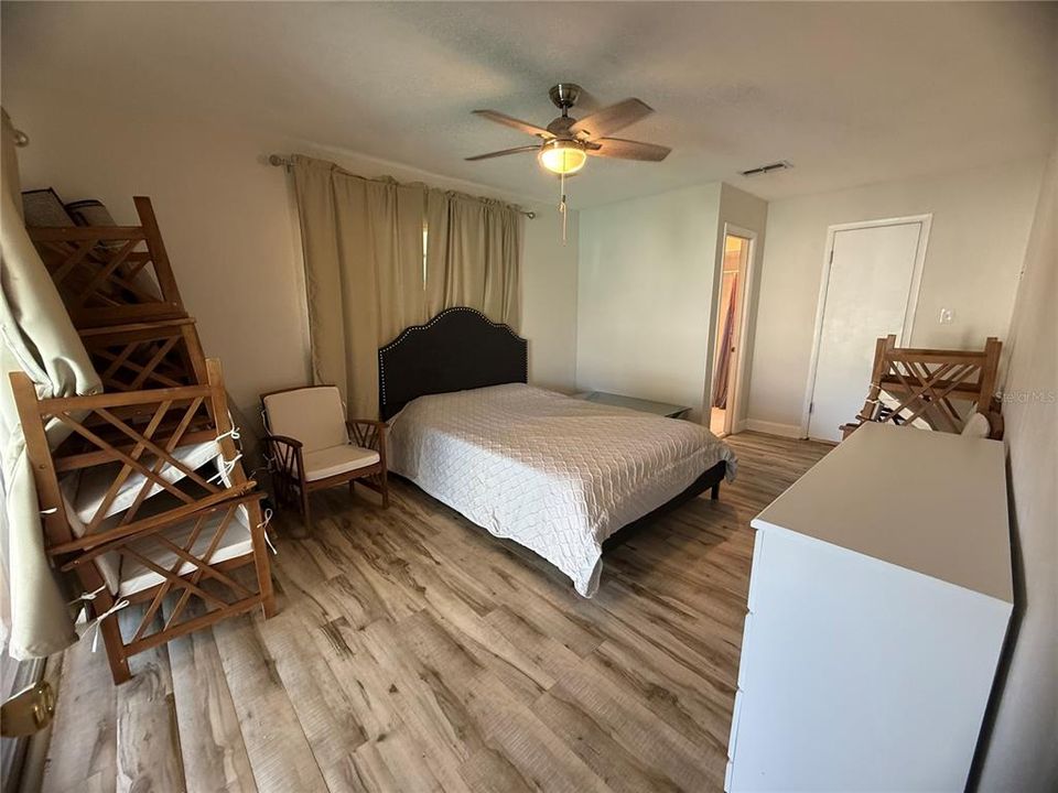 For Sale: $349,900 (3 beds, 2 baths, 1615 Square Feet)