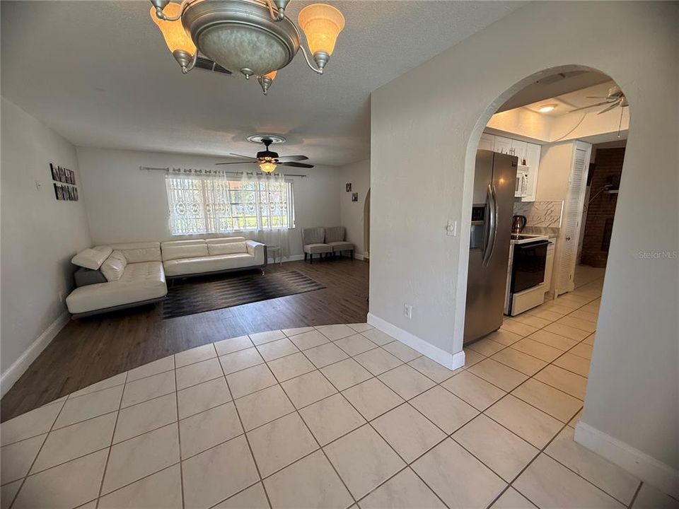 For Sale: $349,900 (3 beds, 2 baths, 1615 Square Feet)