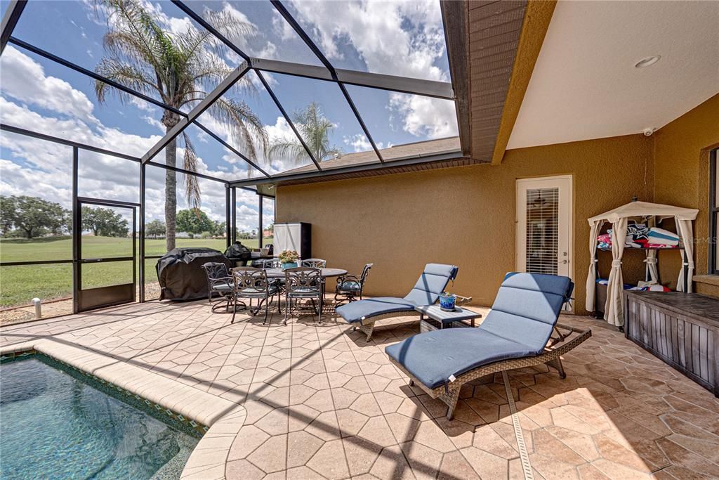 Active With Contract: $700,000 (3 beds, 3 baths, 2471 Square Feet)