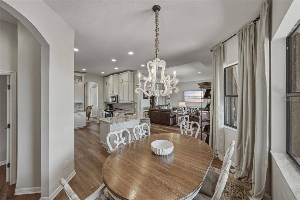 Active With Contract: $700,000 (3 beds, 3 baths, 2471 Square Feet)